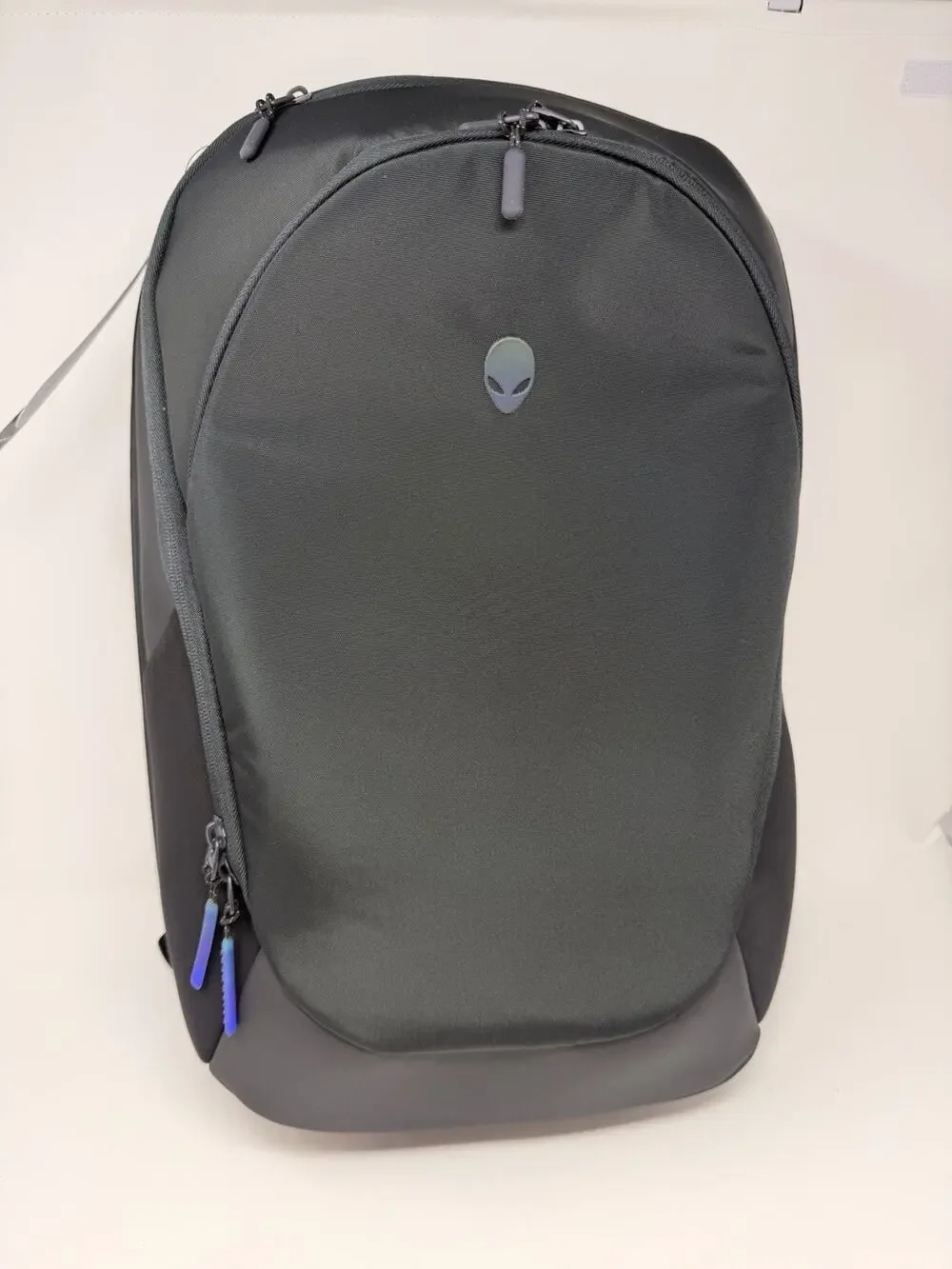 NEW Alienware 18 Gaming Backpack AW7825P DWJ3J